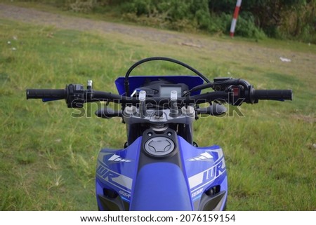 very wide dirt bike handlebar