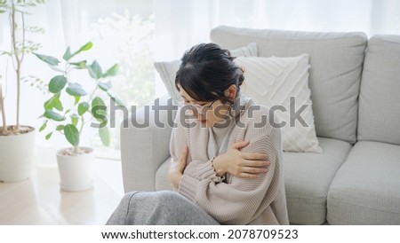 Middle woman in the cold Royalty-Free Stock Photo #2078709523