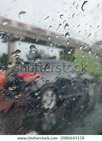 The view from the car window when it rains
