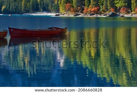 View on lago di Braies on an autumn morning