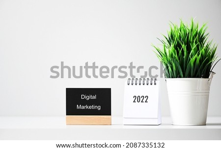 digital marketing Content on a white table