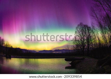 Aurora Borealis in Stowe Vermont, USA Royalty-Free Stock Photo #209339854