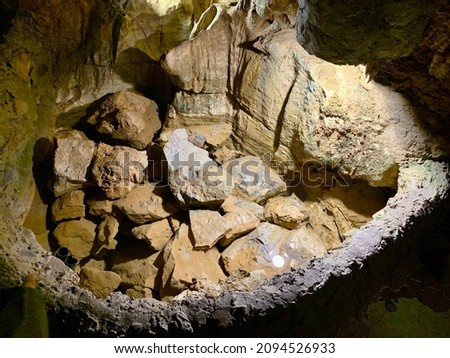 Underground photo of the inside of a rock cavern in the mountains of Tennessee 
