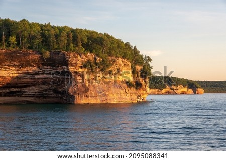 pictured rocks national park boat tour