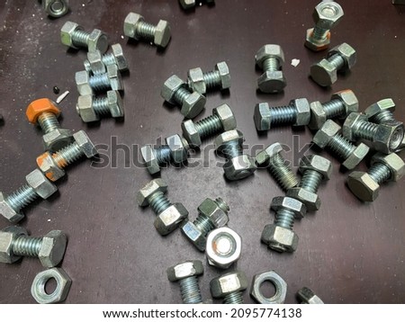 Bolts nuts screw washer zinc heap chrome