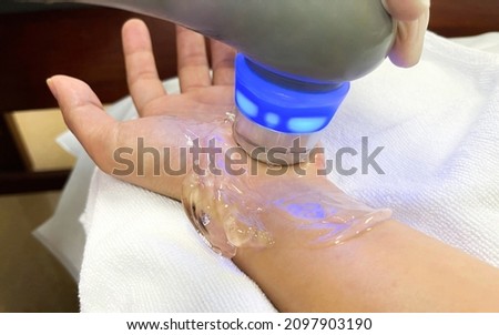 Treatment of hand and wrist injuries and numbness of the hands and nerves Method of treatment with ultrasound machine and gel therapy
health and medicine concept
