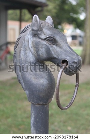 A picture of a horse statue.