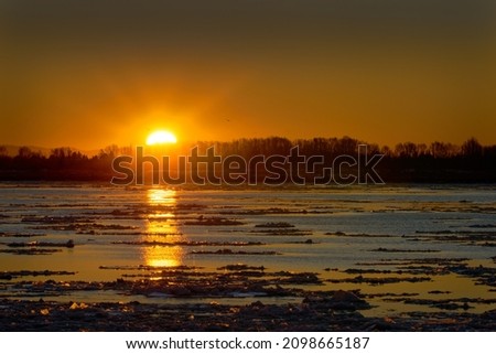   Fraser River Ice Flow Sunrise. Ice flowing down the Fraser River at sunrise in winter. Richmond, British Columbia, Canada.

                              Royalty-Free Stock Photo #2098665187