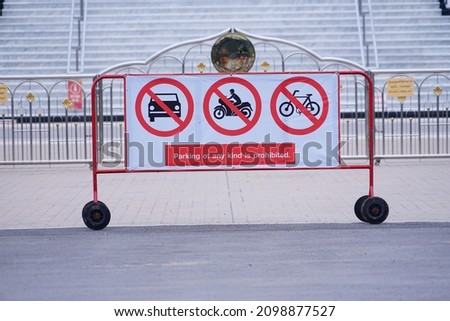 Parking of any kind is prohibited in public parks.