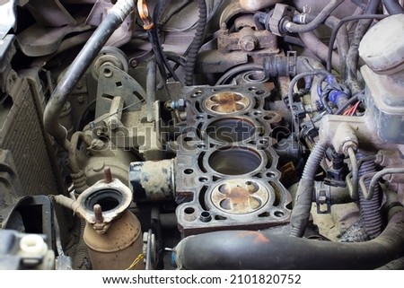 Car engine without cylinder head. Repair of the internal combustion engine.