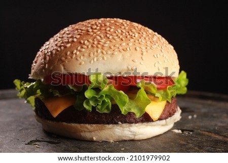 Picture handmade burguer with lettuce, tomato and cheese 