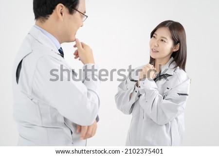 
Male and female businessmen in work clothes to have a meeting White background