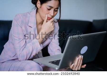 businesswoman using a laptop computer