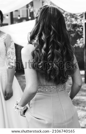 Bride's friend with beautiful hair