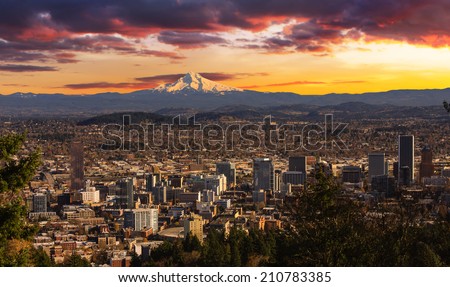 Sunrise View of Portland, Oregon from Pittock Mansion.