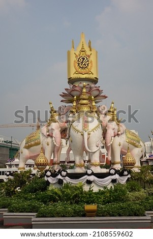 Statue with three elephants at Snap Luang junction, Bangkok, Thailand
