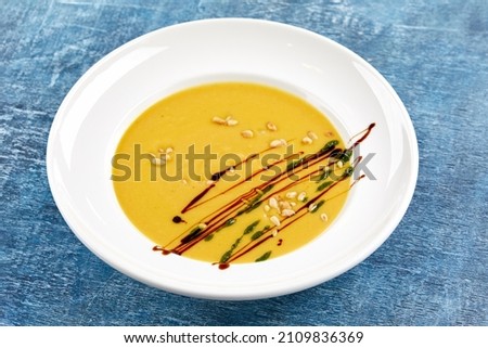 pumpkin cream soup with nuts