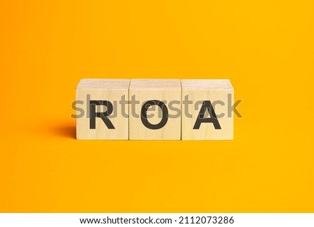 roa, questions and answers on wooden cubes. Concept