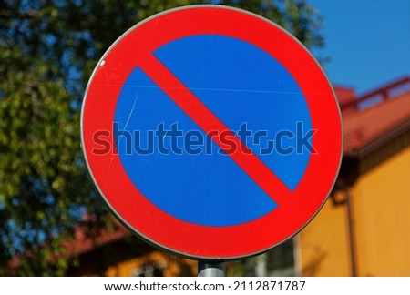 traffic sign which means that it is forbidden to park vehicles 