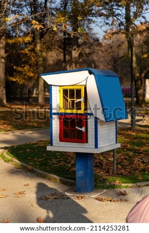 Amazing desing of a little box for books outside in the park