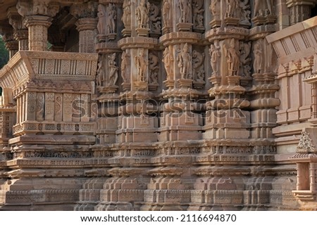 VISHVANATH TEMPLE:  Wall sculpture, Western Group, Khajuraho, Madhya Pradesh, India, UNESCO World Heritage Site