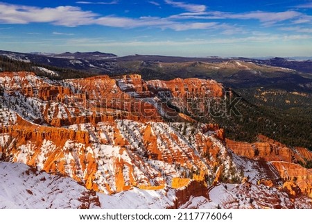 Early morning light at Cedar Breaks national monument Royalty-Free Stock Photo #2117776064