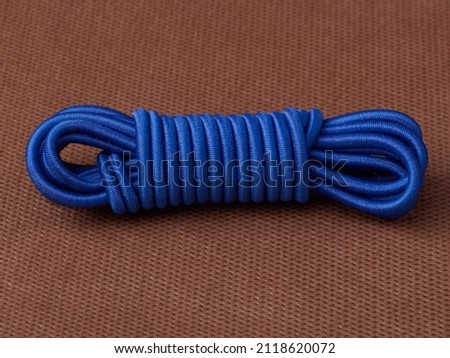 A pair of blue laces for sneakers and sneakers. Elastic like an elastic band, not wet. Beautiful and elegant reliable laces.