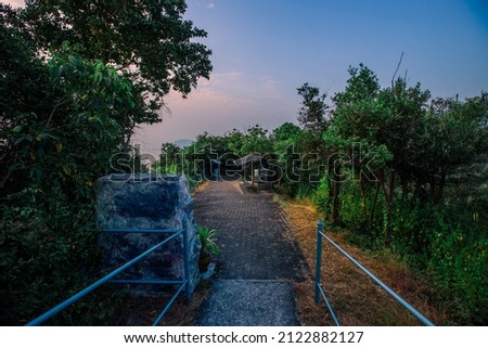 Natural scenery background, wide-angle blur of the sea, with cool breeze blowing at various viewpoints of those who love to study nature trails.