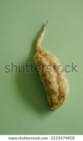 Pictures containing ugly, raw and organic vegetables 