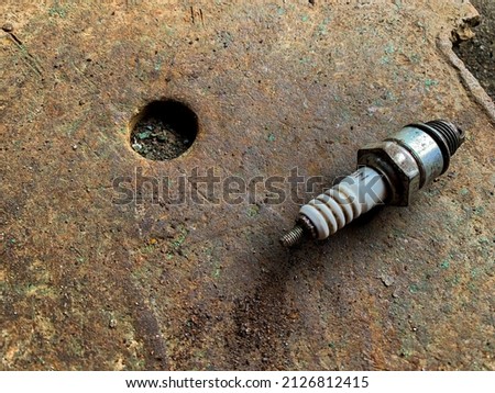 spark plugs that are not used because they are damaged