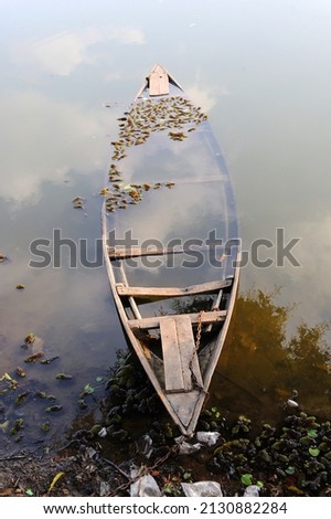 A sunken boat in the city of Bagherat, which was considered lost until recently.
