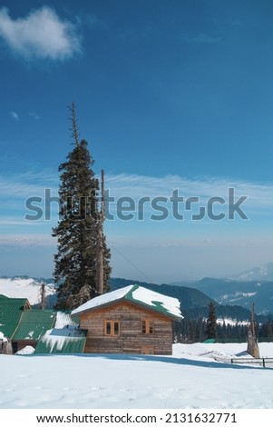 Best winter location in india for skiing and adventure.