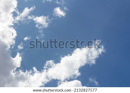 photo of blue sky out of focus