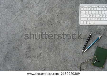 the copy space with the business items on the desk