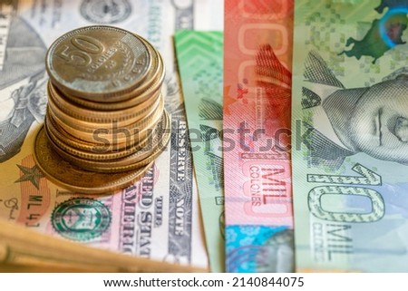 Costa Rican colonies, banknotes and coins as well as American dollars, Concept, Dual currency payment system 