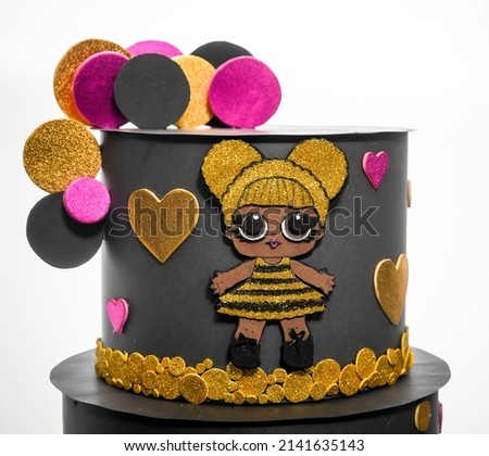 Modern wafer paper cakes. Кid's cakes with wafer paper with characters from favorite cartoons, hand made. Queen Bee.