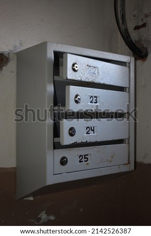 Metal mailbox with open cells