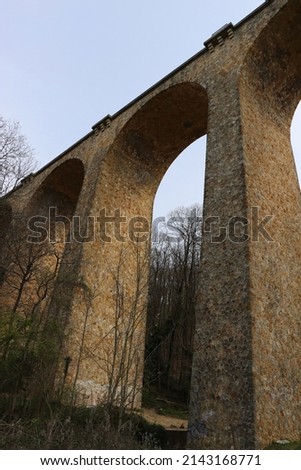 The Fauvettes viaduct in the French department Essonne offers a magnificent view of the Chevreuse valley