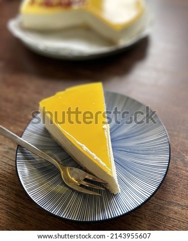 cheesecake pie lemon plate table candles birthday yellow