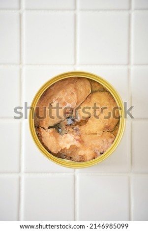 Canned food of the mackerel which is not doing seasoning               