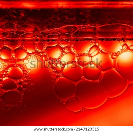 Pattern of bobles in red light