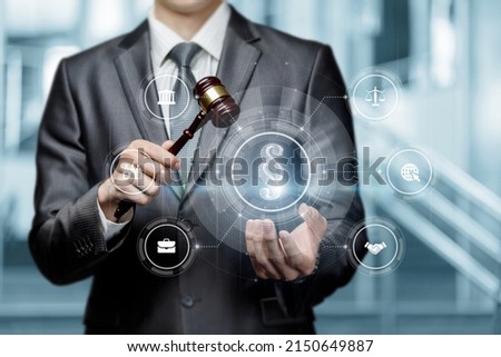 Lawyer show the structure of legal services According to the law.