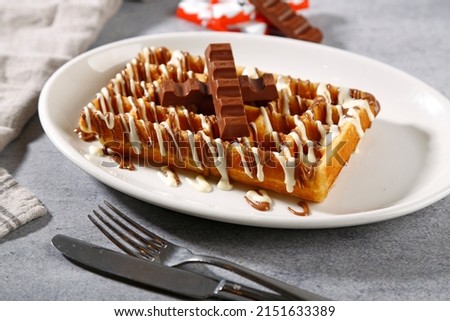 waffles with chocolate sauce, white chocolate, chocolate pics 