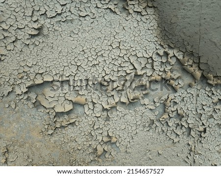 layer of mud that dries up due to evaporation, global warming. 