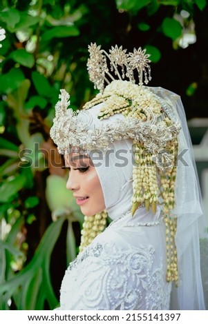 traditional royal wedding female dress from java