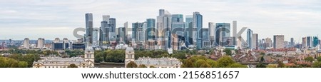 London skyline panorama of canary  wharf