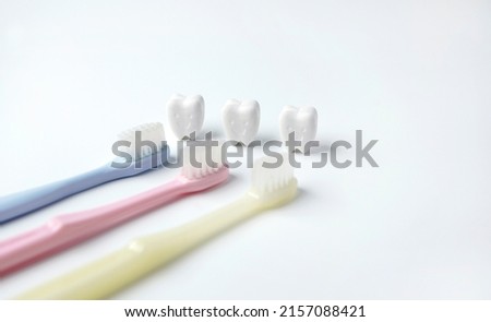 Healthy tooth with variety color toothbrush, Healthy teeth should brush your teeth daily.                            