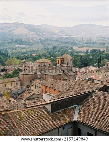 A vertical shot of the overlooking Brisighella, Italy
