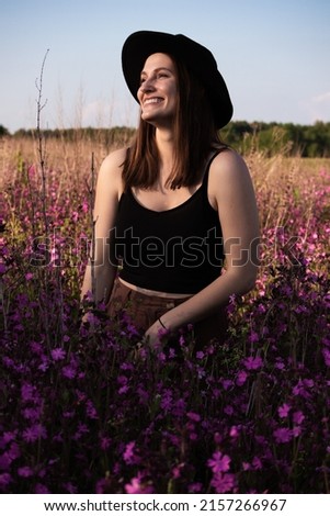 Portrait photography of a woman in summer 