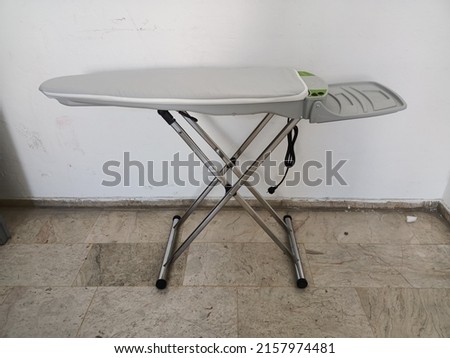 ironing table and iron details